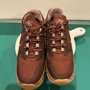 Nike Air Force 1 WildDark Pony/Light.VioletOre/Flax Colorway Men’s 9